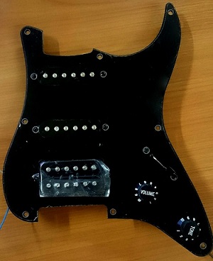 Maxtone GF-3 (S+S+H) Панель для электрогитары в магазине Music-Hummer