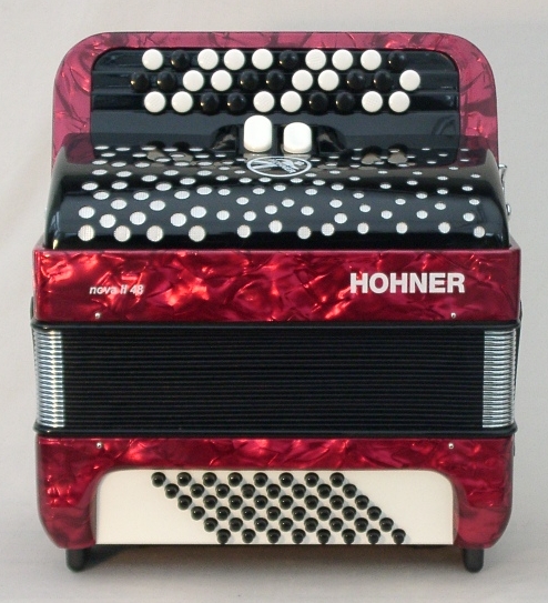 Аккордеон HOHNER Nova II 48 (A1553) Red B-гриф в магазине Music-Hummer