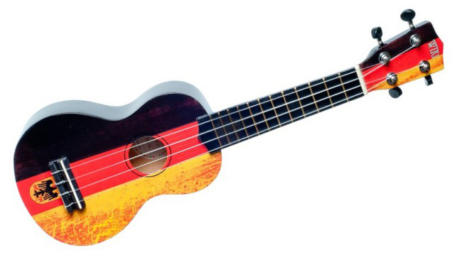 WIKI UK/DE - гитара укулеле сопрано, липа, рисунок "немецкий флаг", чехол в комплекте в магазине Music-Hummer