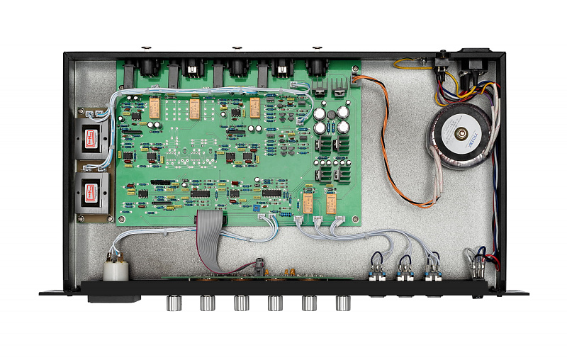 Аналоговый двухканальный компрессор WARM AUDIO Bus-Comp в магазине Music-Hummer