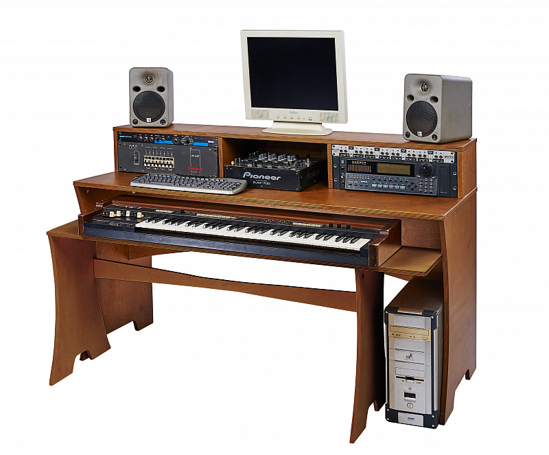 Стол студии звукозаписи muz s-5 в магазине Music-Hummer