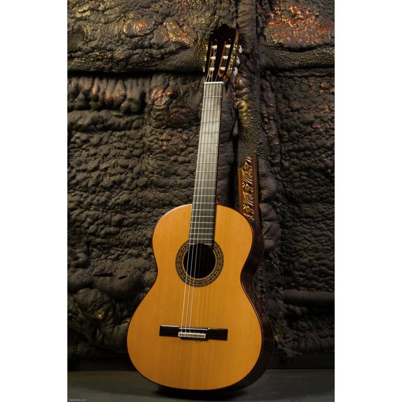 Фото PEREZ 650 Cedar - Гитара классическая 4/4 Перез