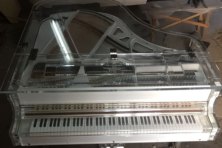 Дизайнерский прозрачный рояль Middleford GP-168A в магазине Music-Hummer