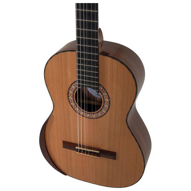 Фото Гитара классическая 4/4 (кедр/орех массив) MANUEL RODRIGUEZ E-C