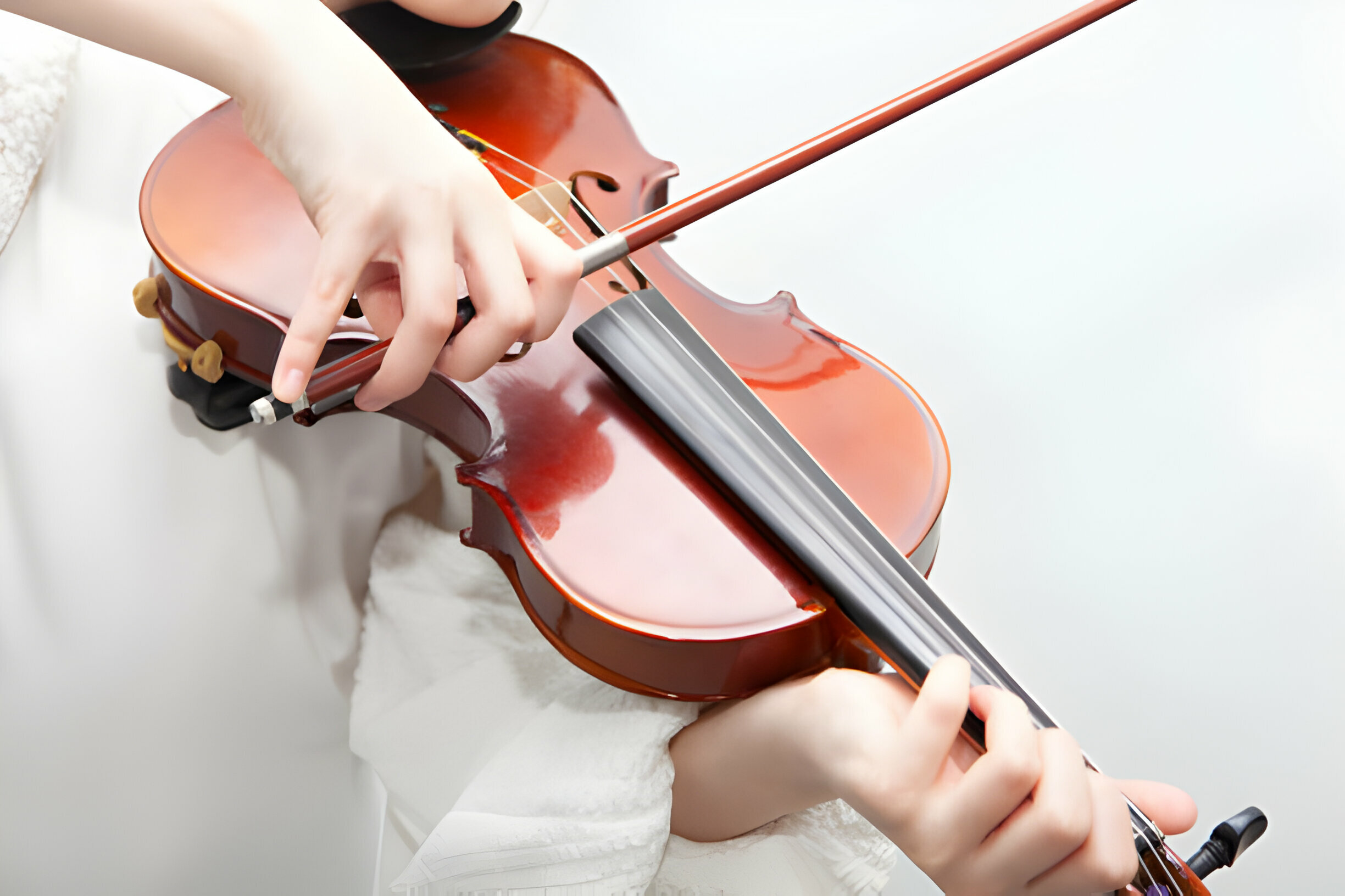 Скрипка – популярный струнный музыкальный инструмент с уникальным звучанием