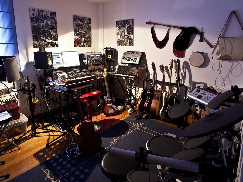 Как создать музыкальную студию дома: выбор оборудования и полезные советы