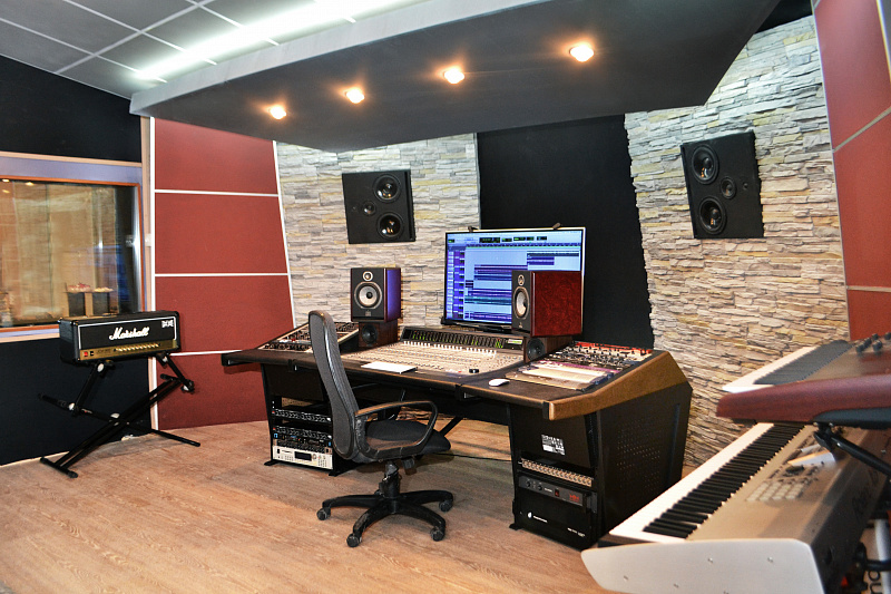 Стол студии звукозаписи muz сс-4 в магазине Music-Hummer