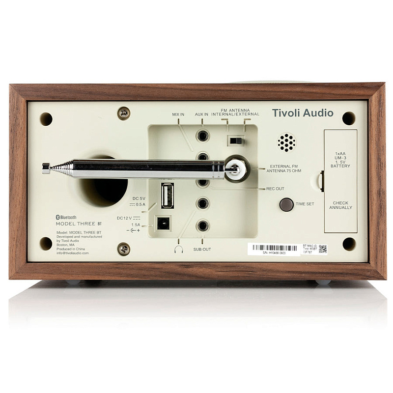 Фото Радиоприемник с часами Tivoli Model Three BT Classic Walnut