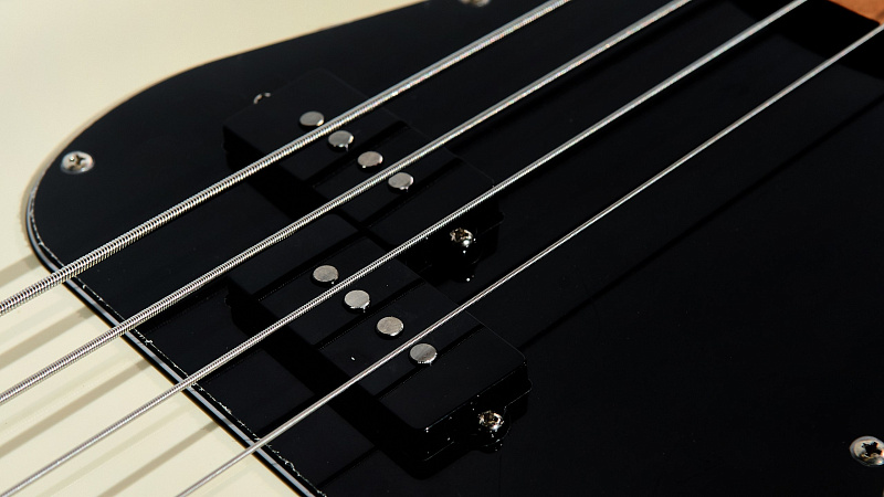 Фото Бас-гитара Bosstone SEG B-PR 4 WH