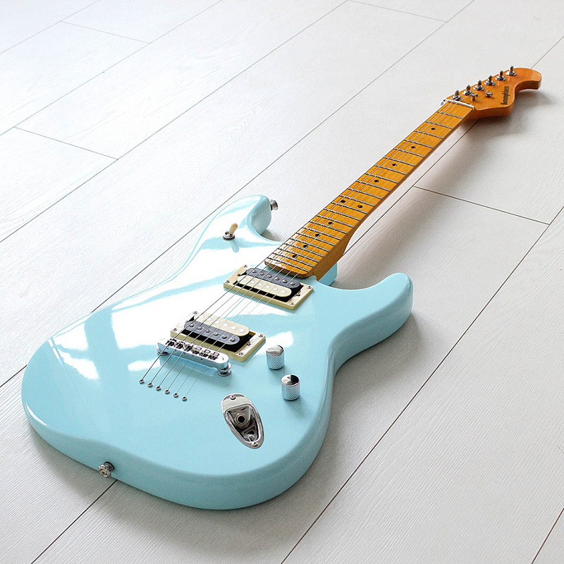Фото Электрогитара Kononykheen Guitars BREED-54-BL, голубая