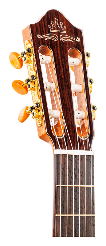 Фото Классическая гитара со звукоснимателем Kremona Gipsy-King-CW/GK-w/case Signature Series, красный
