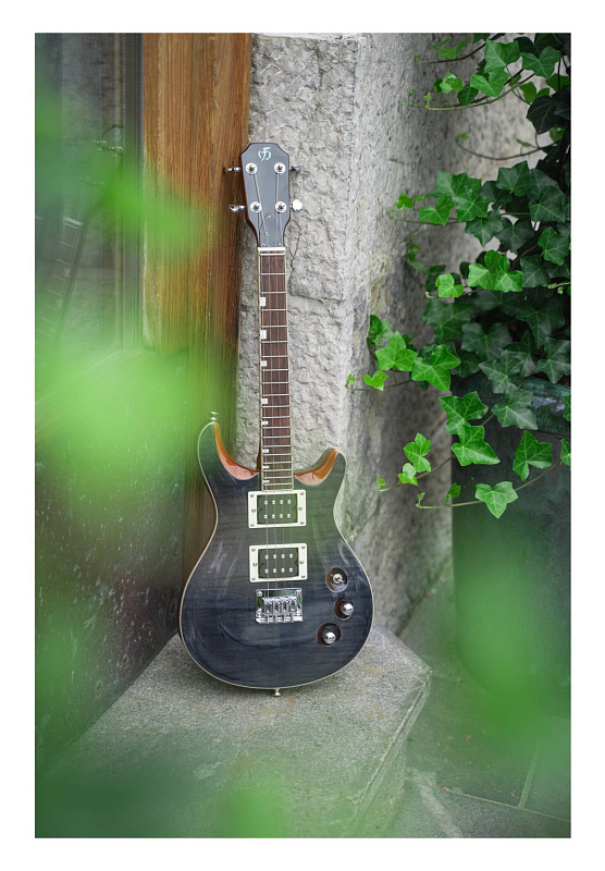 Фото Электроукулеле тенор FLIGHT Vanguard Tenor TBK, чёрный