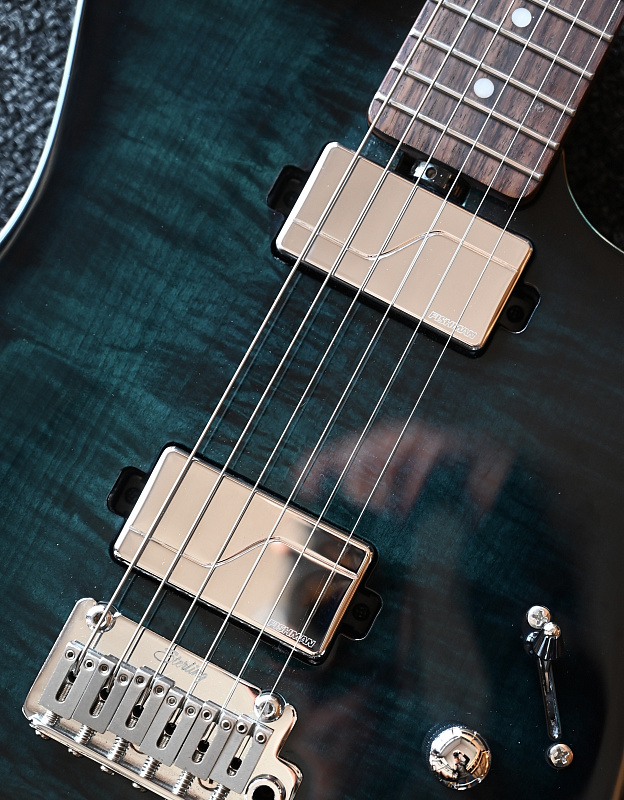 Фото Электрогитара Sterling Sabre Deep Blue Burst