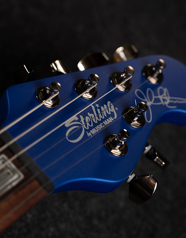Фото Электрогитара Sterling Majesty Siberian Sapphire
