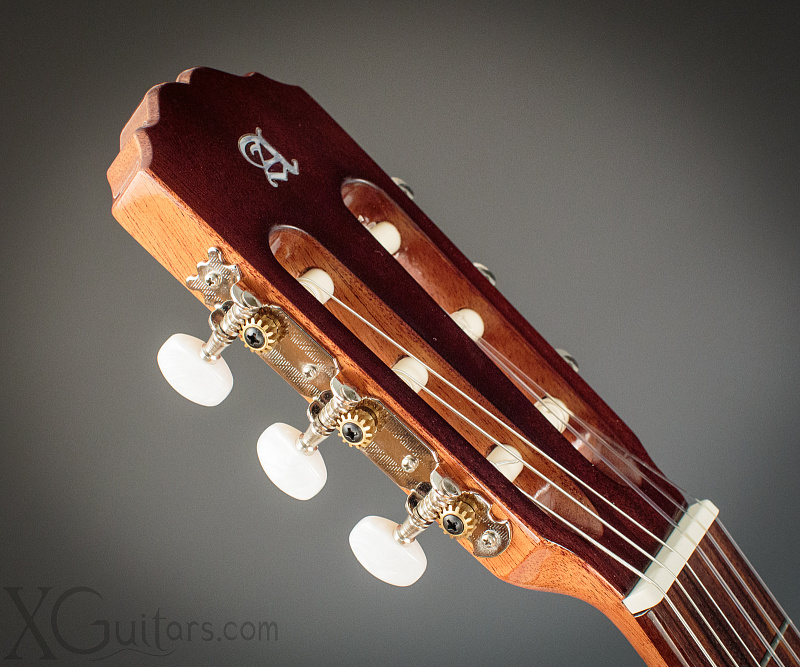 Фото Гитара классическая ALHAMBRA 1C Cadete 3/4