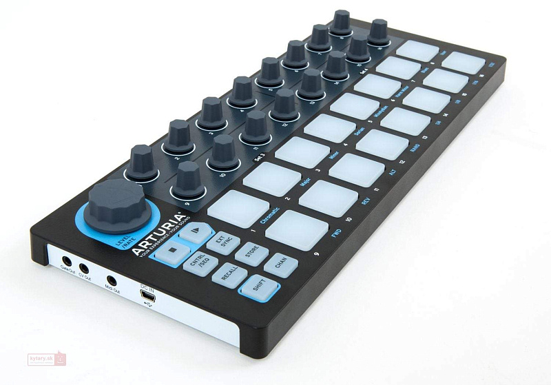 Фото Arturia BeatStep Black Edition