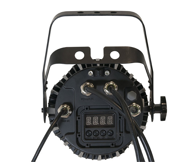 Фото CHAUVET COLORado 1-Tri IP Светодиодный прожектор
